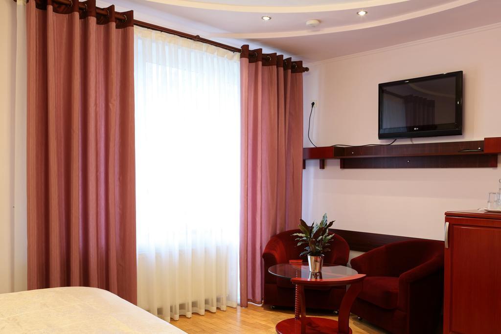 Hotel Bachus 키시나우 객실 사진