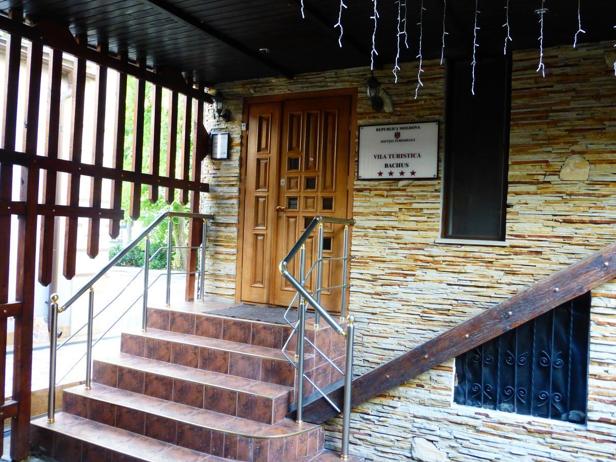 Hotel Bachus 키시나우 외부 사진