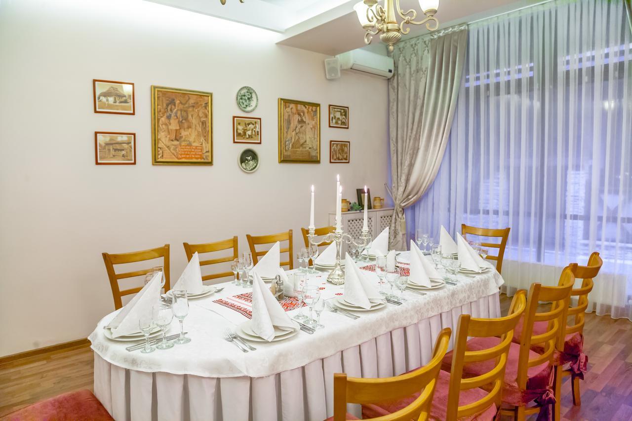 Hotel Bachus 키시나우 외부 사진